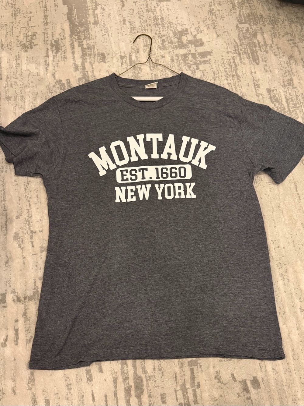 New montauk New York Graphic Tee - Grey